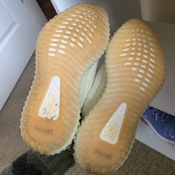 Adidas Yeezy Boost 350 V2 Butter - Picture 4 of 7